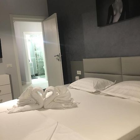 Arthemis Apartment Mamaia Exteriör bild