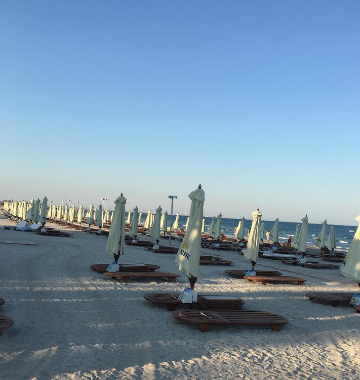 Arthemis Apartment Mamaia Exteriör bild