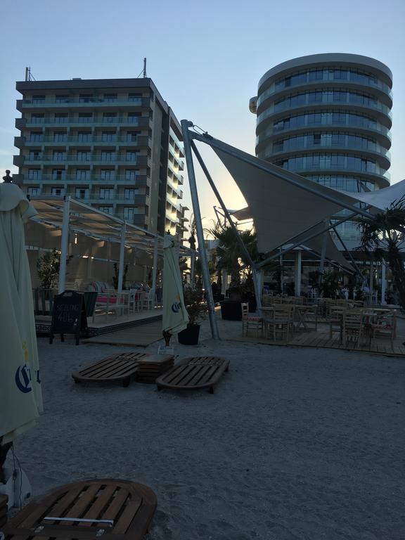 Arthemis Apartment Mamaia Exteriör bild