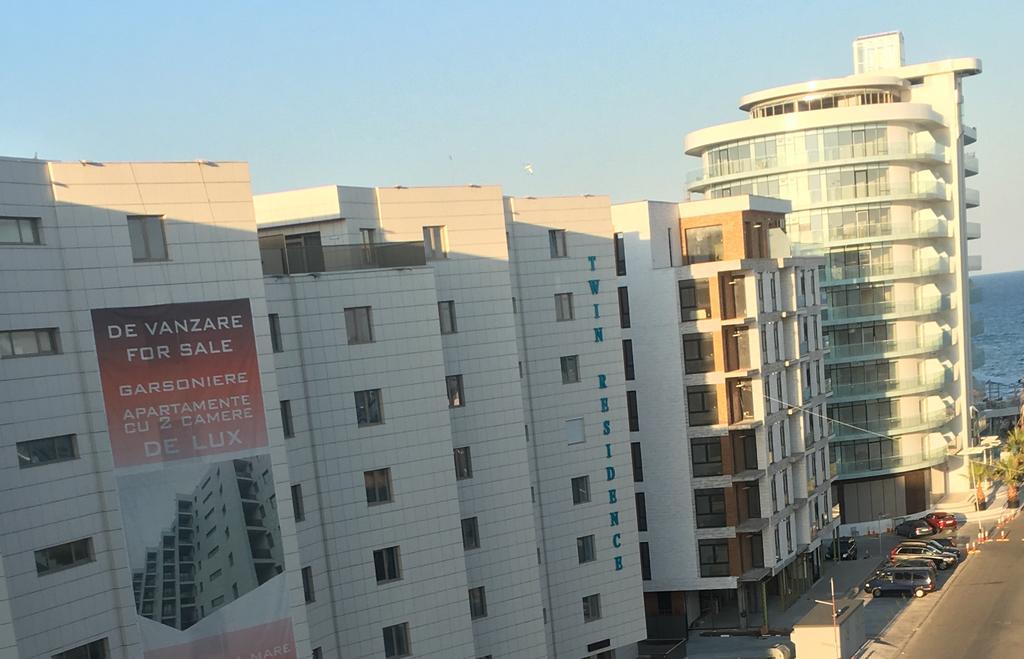 Arthemis Apartment Mamaia Exteriör bild