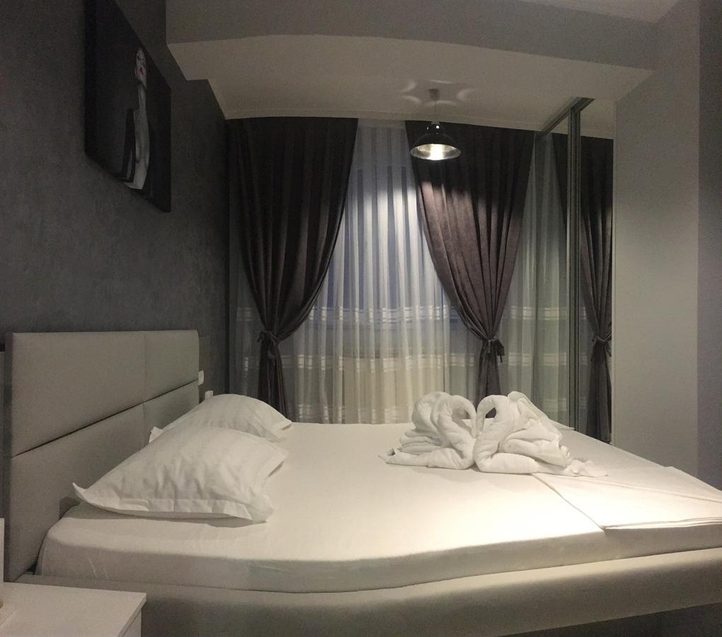 Arthemis Apartment Mamaia Exteriör bild